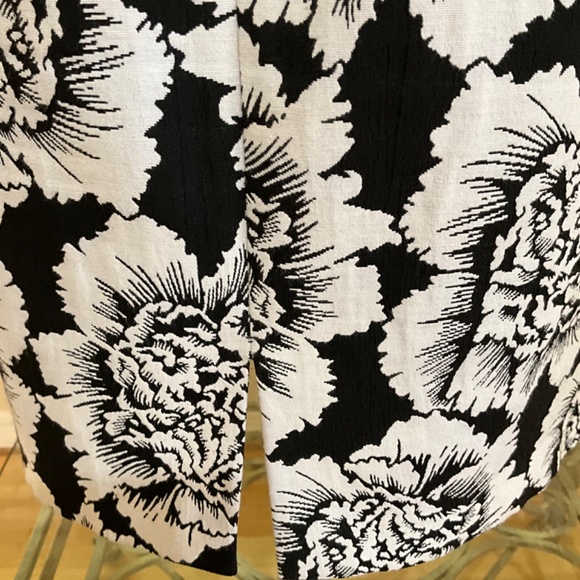 Tracy Reese, size 2, keyhole back, black and white dress. - Picture 5 of 6